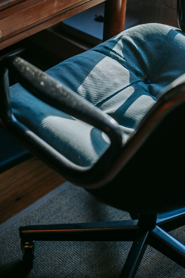 Assise d'une chaise de bureau en gros plan